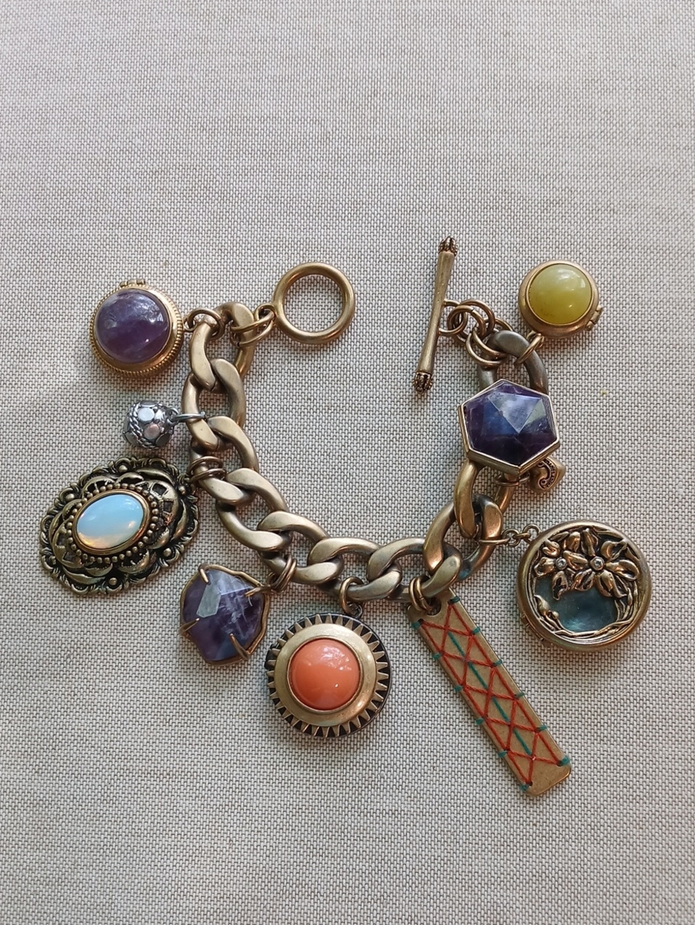 Juicy Couture Vintage-Inspired Multi-Stone Gold Tone Chunky Charm Bracelet